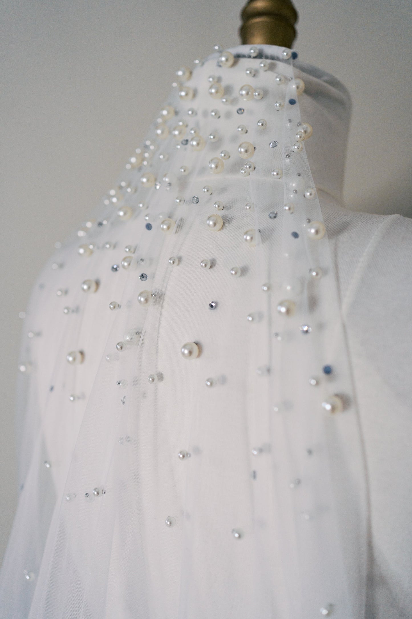 Daisy Cascading Pearl & Rhinestone Veil with Comb