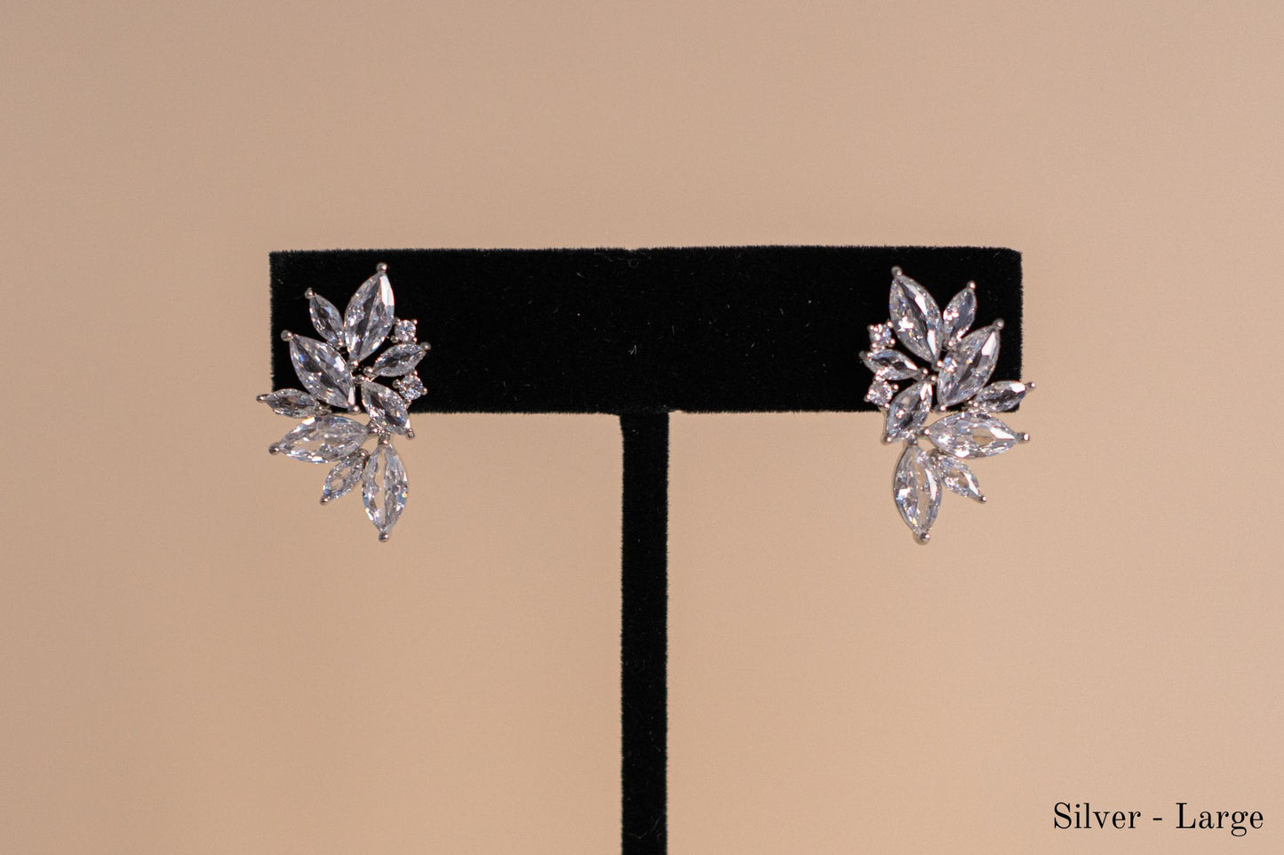 Elysia Studs