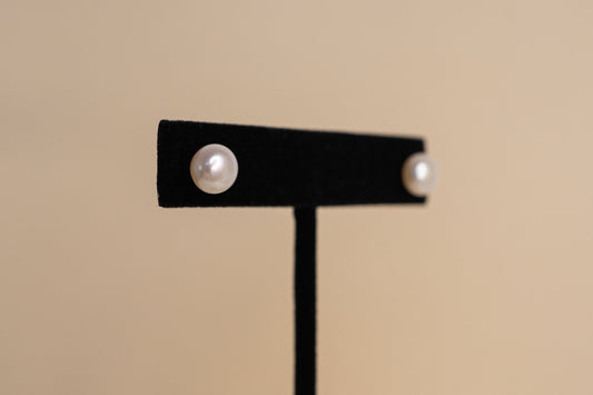 Lilibet Pearl Studs