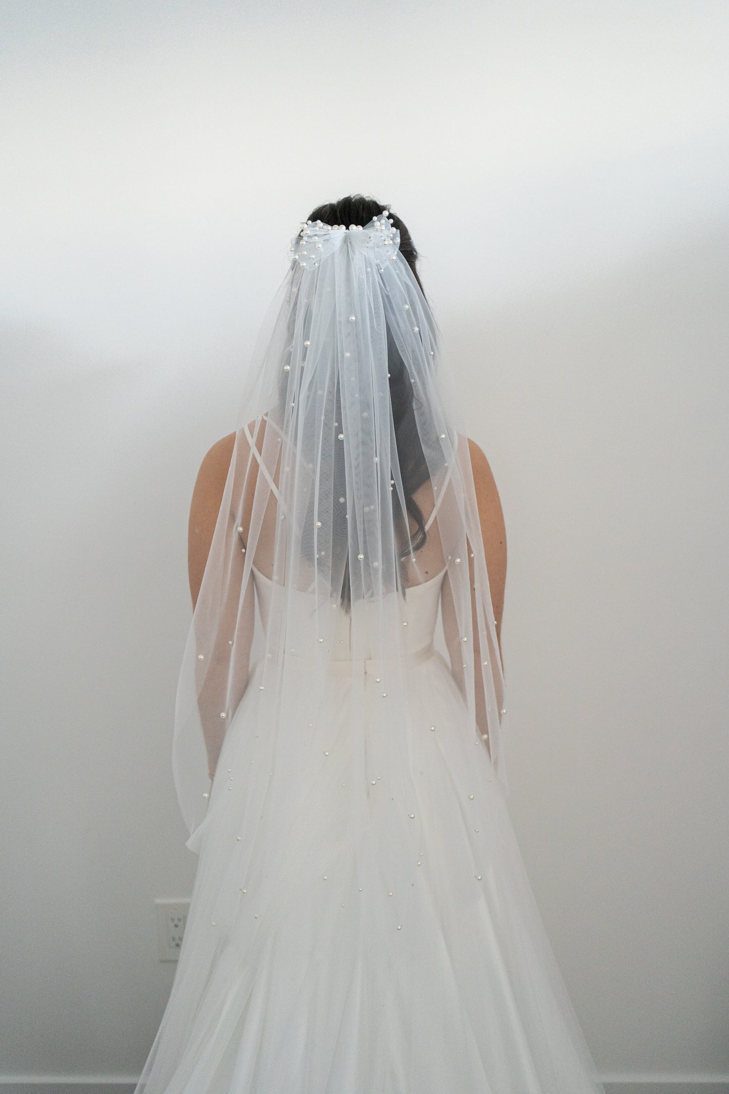 Maisie Pearl Bow Veil with Comb