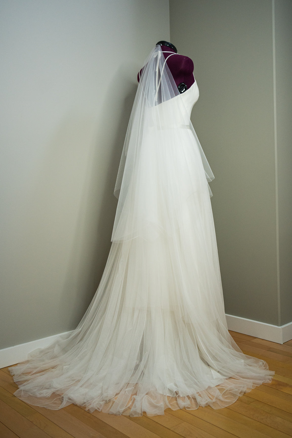Daniella Clean Edge Veil