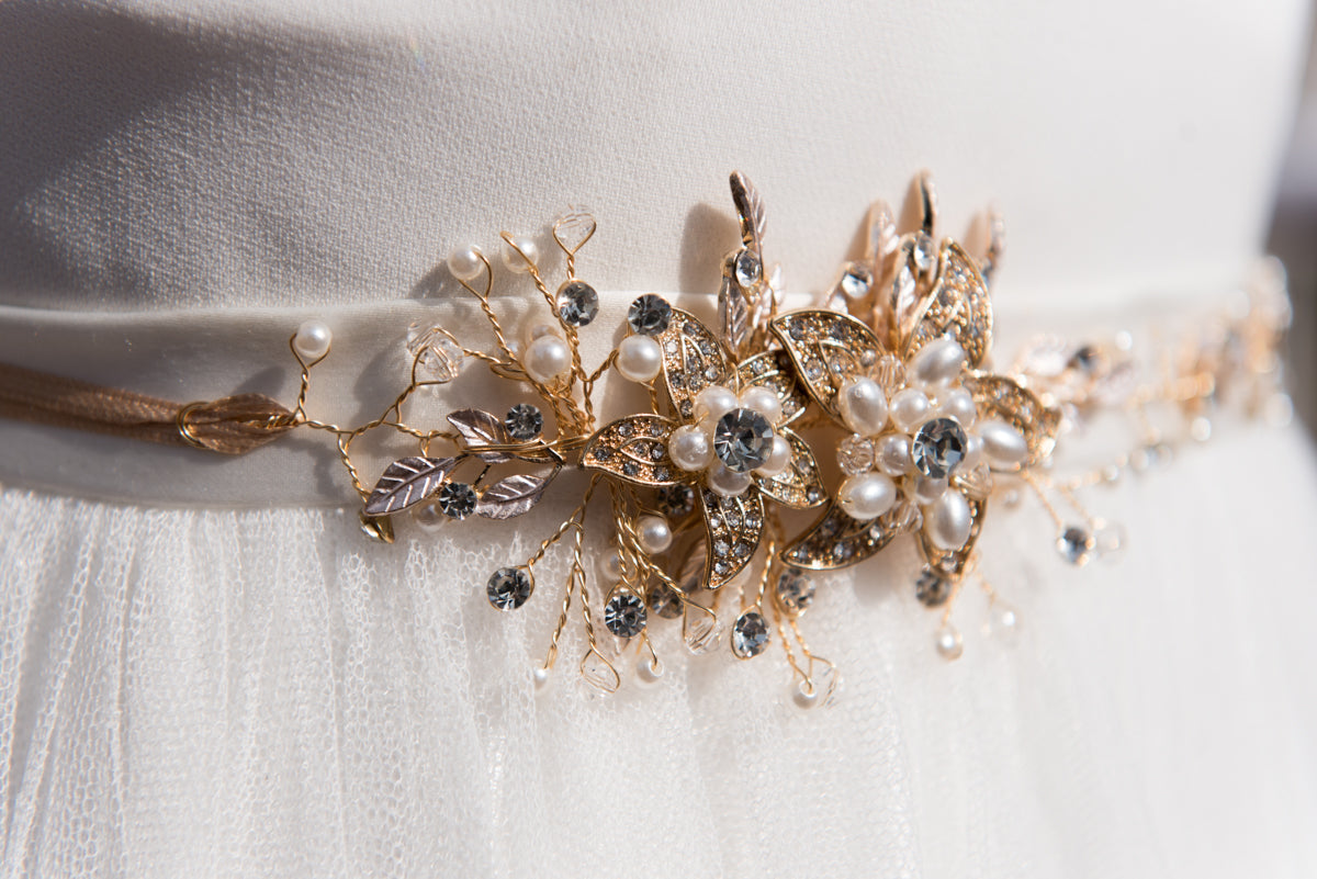 Wedding and bridal hair accessories. Canadian bridal and wedding accessories.