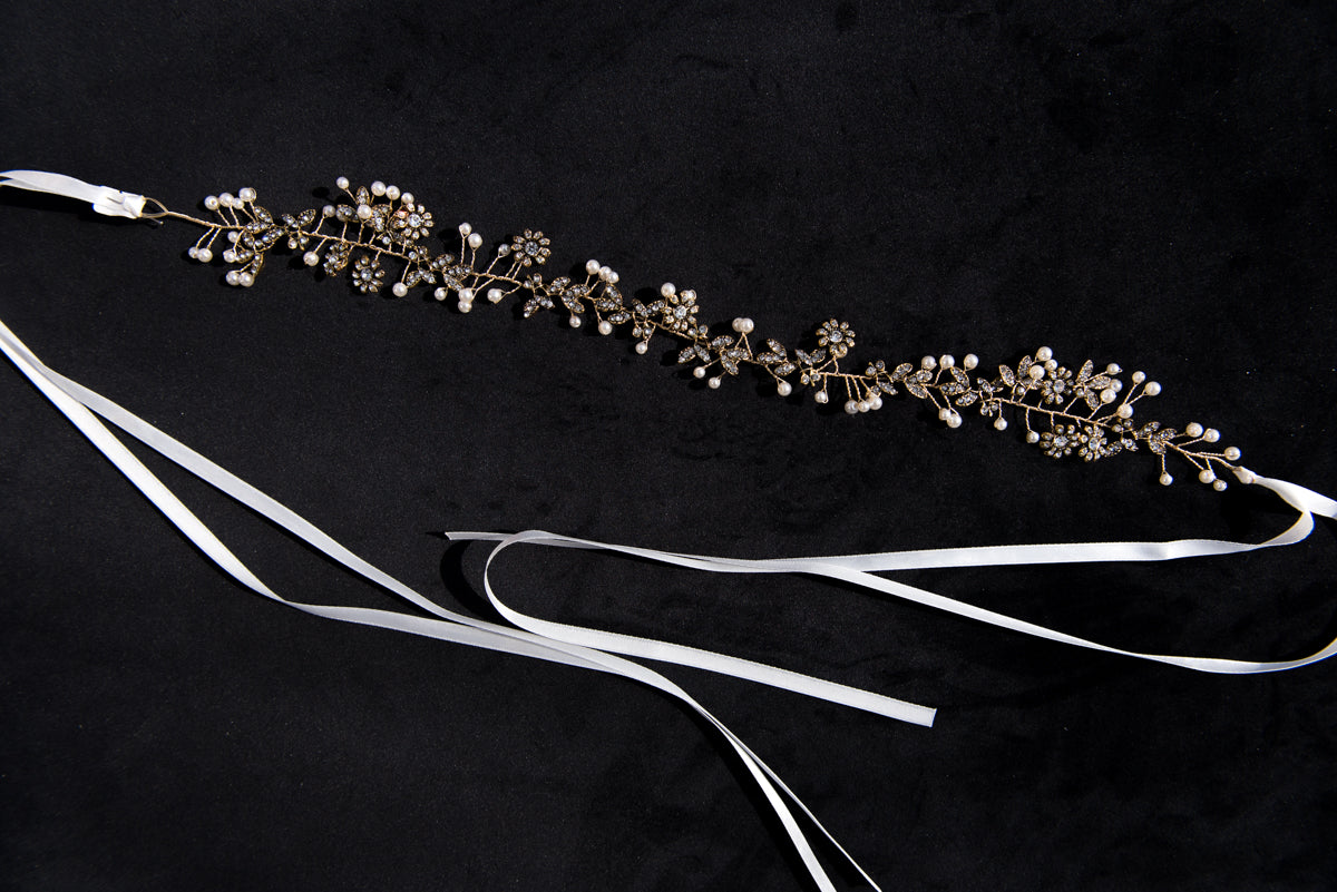 Hair accessories for brides.  Bridal hair and wedding accessories.