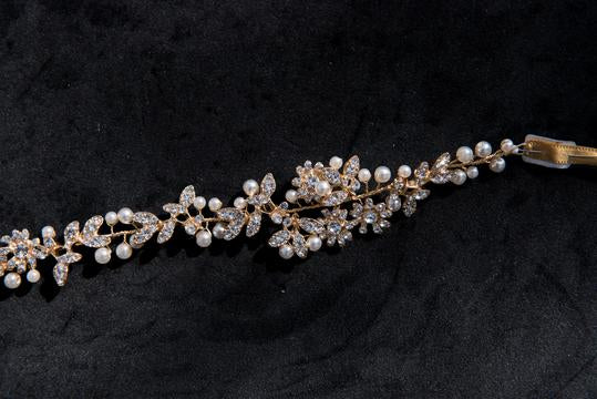 Hair accessories for brides.  Bridal hair and wedding accessories.