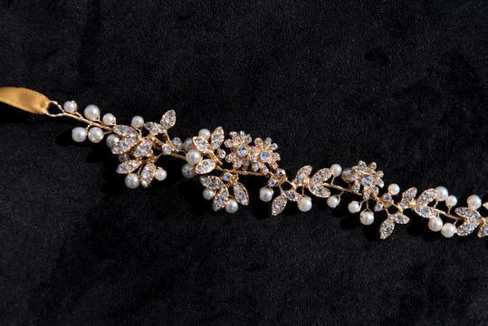 Hair accessories for brides.  Bridal hair and wedding accessories.