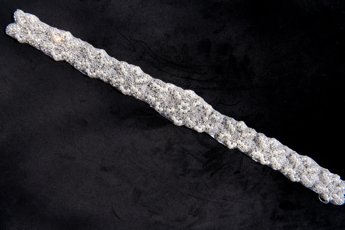 Wedding and bridal hair accessories. Canadian bridal and wedding accessories.