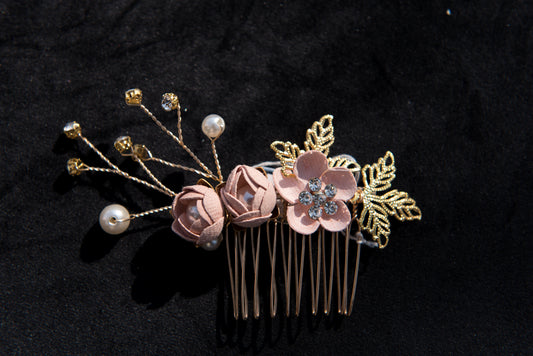 Hair accessories for brides.  Bridal hair and wedding accessories.