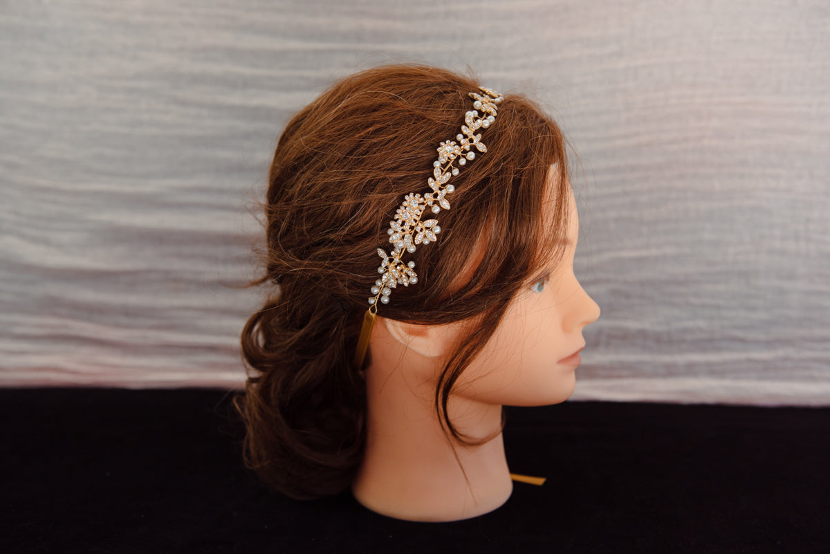 Hair accessories for brides.  Bridal hair and wedding accessories.