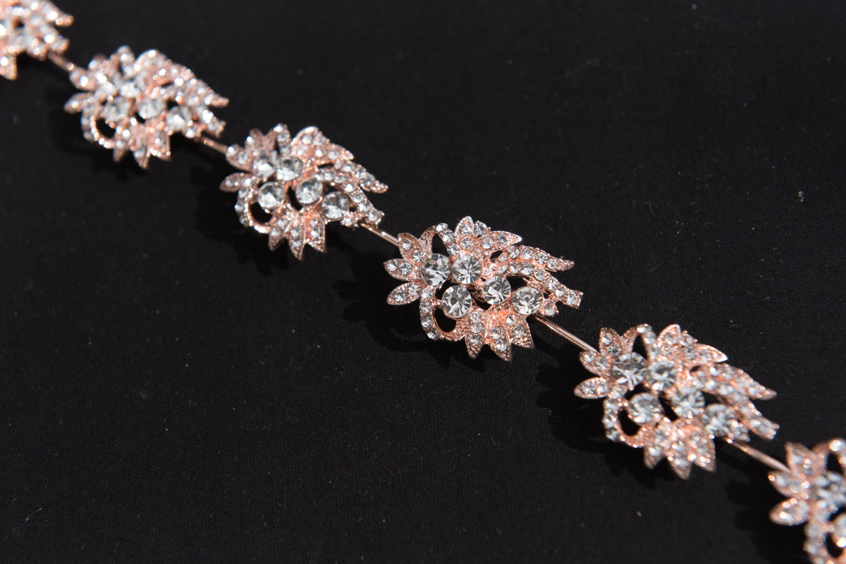 Wedding and bridal hair accessories. Canadian bridal and wedding accessories.