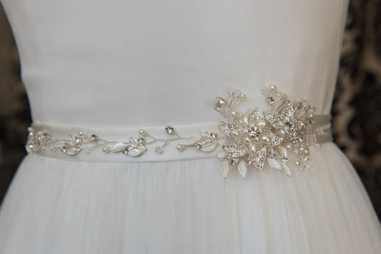 Wedding and bridal hair accessories. Canadian bridal and wedding accessories.