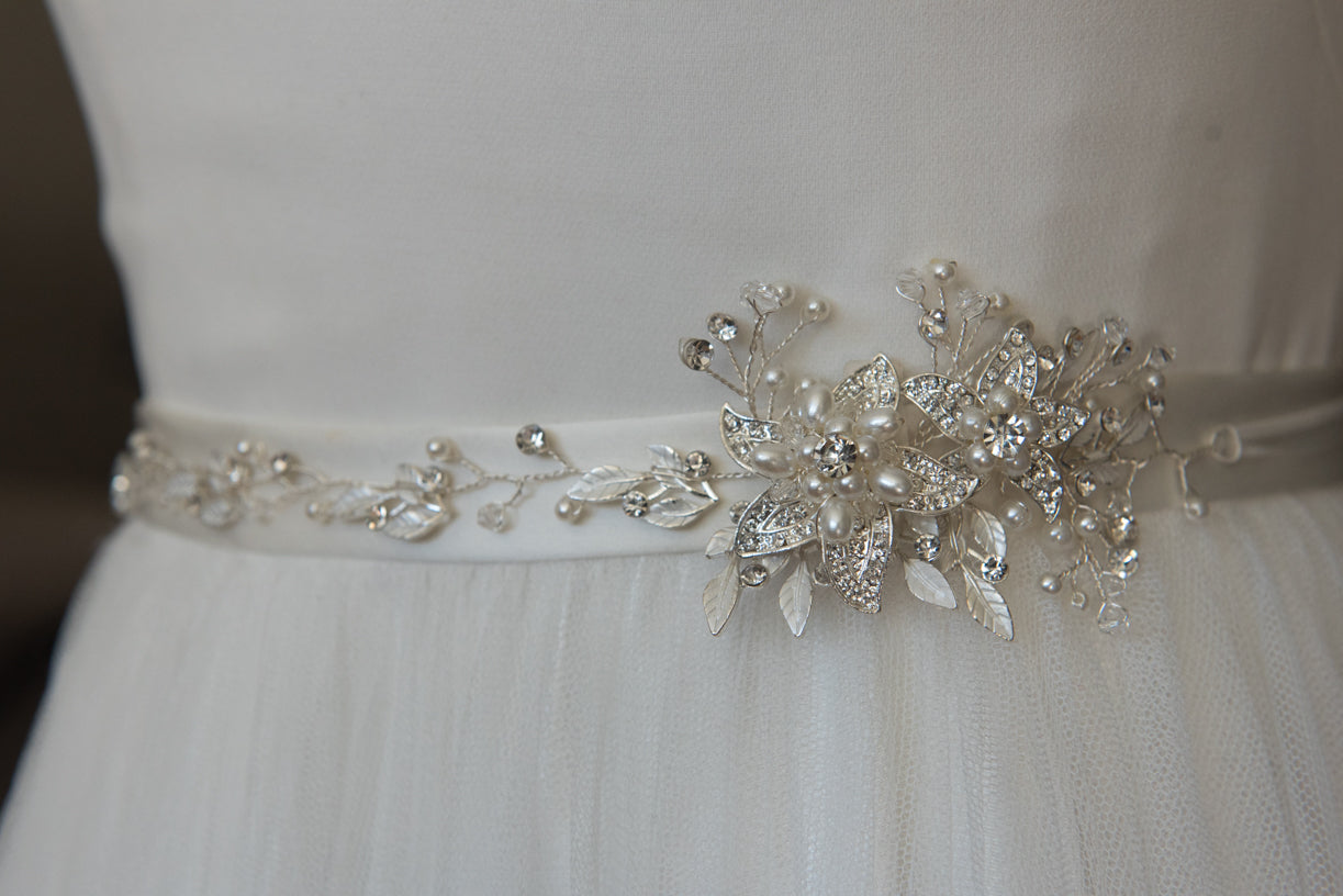 Wedding and bridal hair accessories. Canadian bridal and wedding accessories.