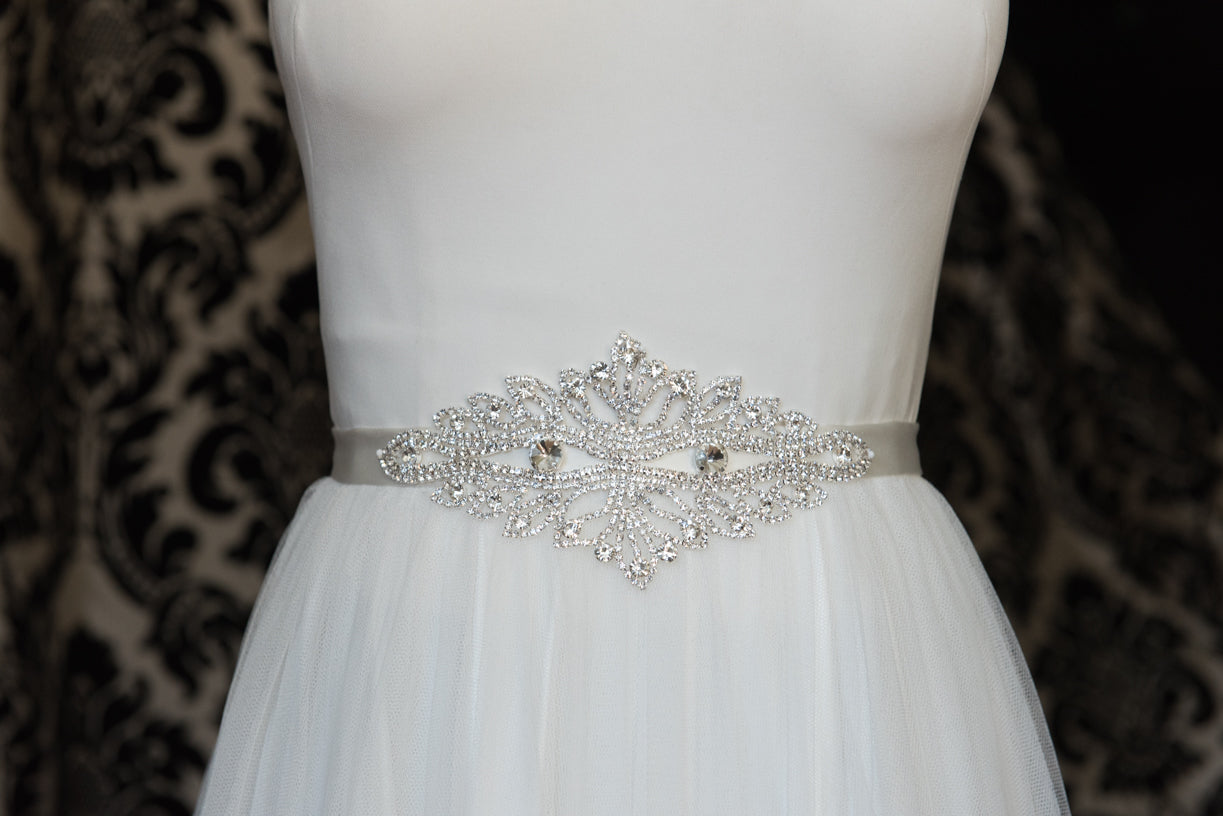 Hair accessories for brides.  Bridal hair and wedding accessories.
