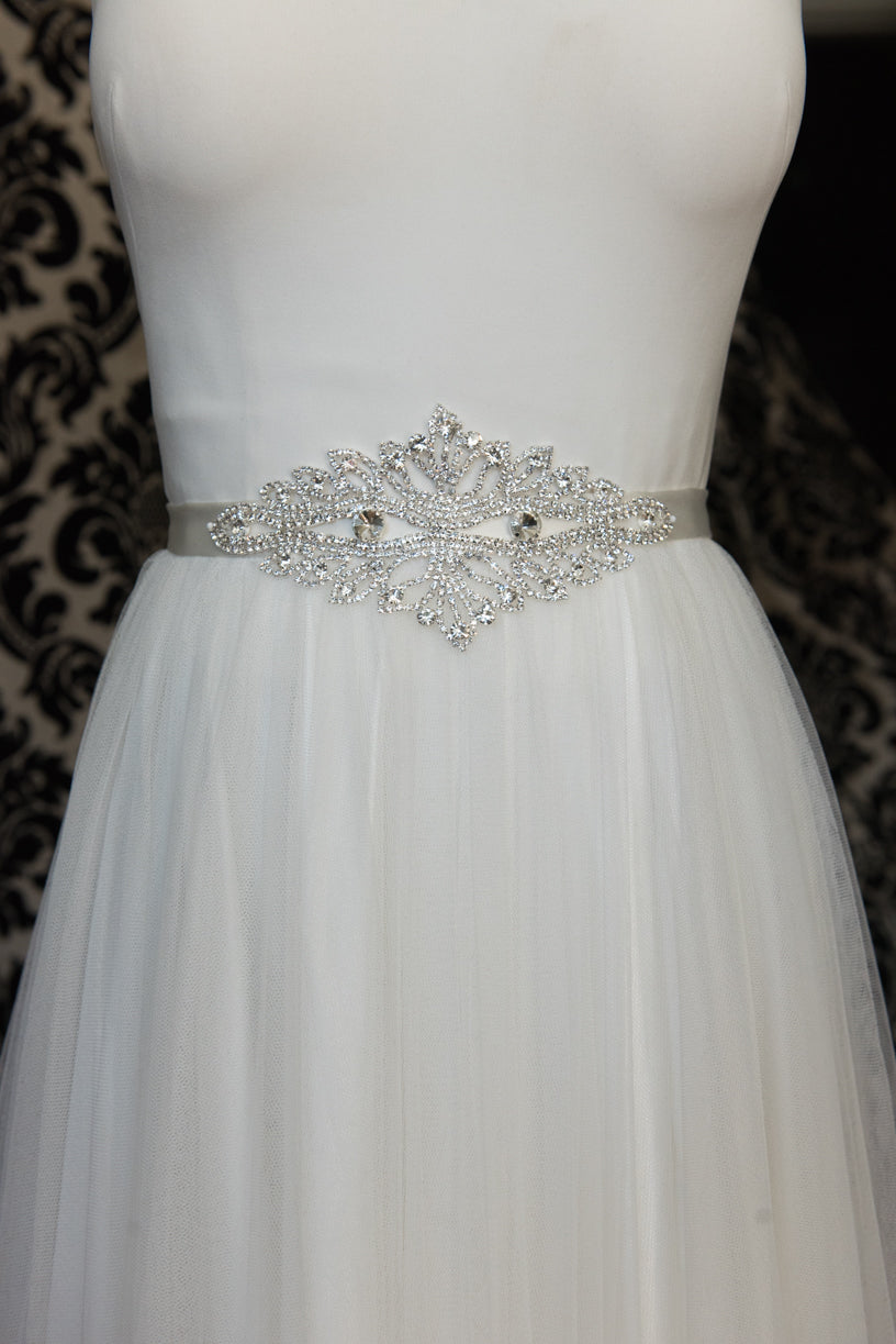 Hair accessories for brides.  Bridal hair and wedding accessories.