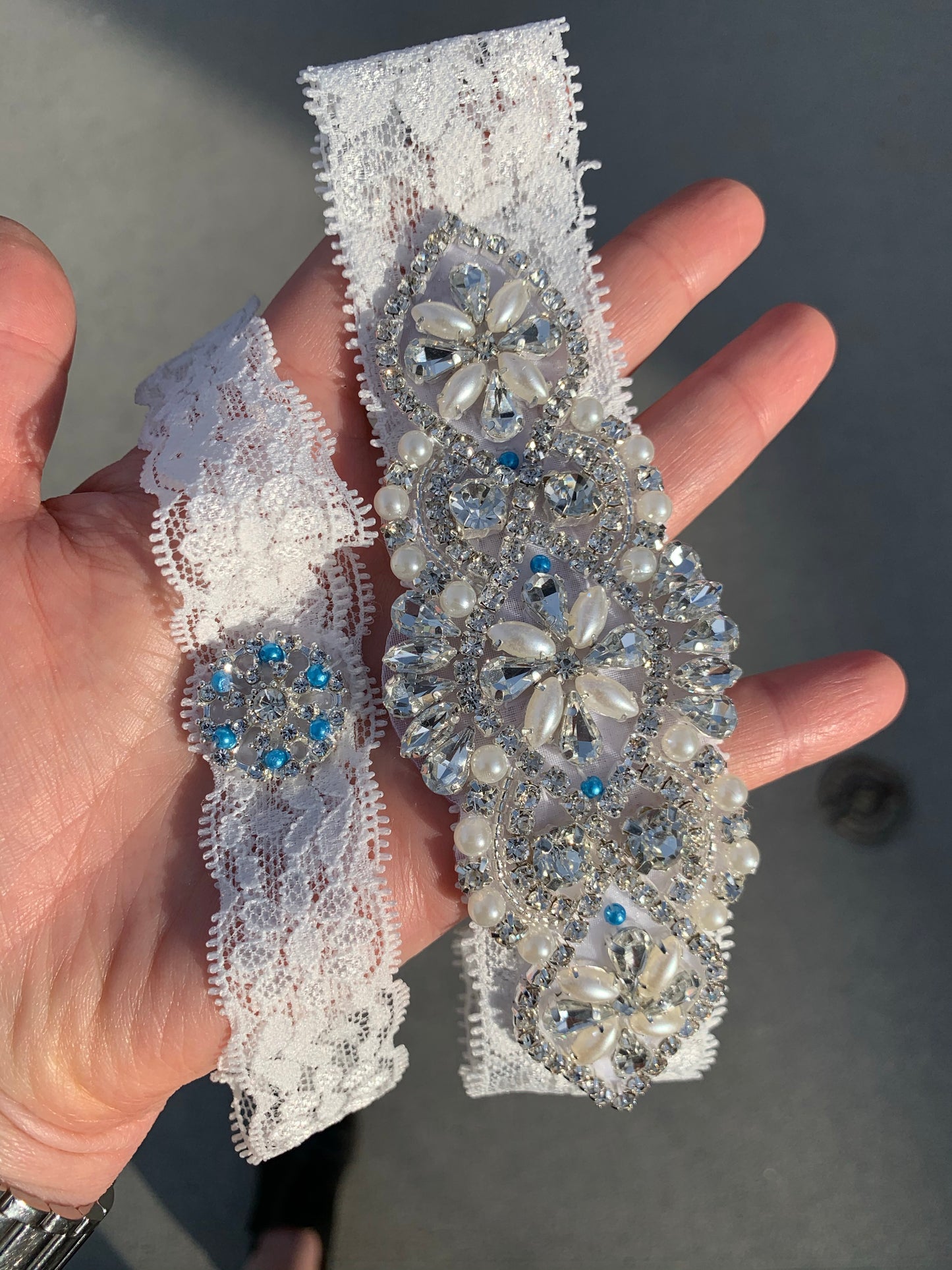 Garter V