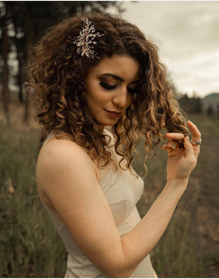 4 Tips To Help You Choose Your Perfect Wedding Hair Accessory