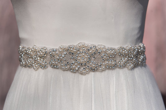Wedding and bridal hair accessories. Canadian bridal and wedding accessories.