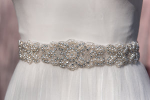 Wedding and bridal hair accessories. Canadian bridal and wedding accessories.