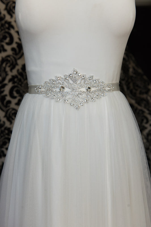 Hair accessories for brides.  Bridal hair and wedding accessories.