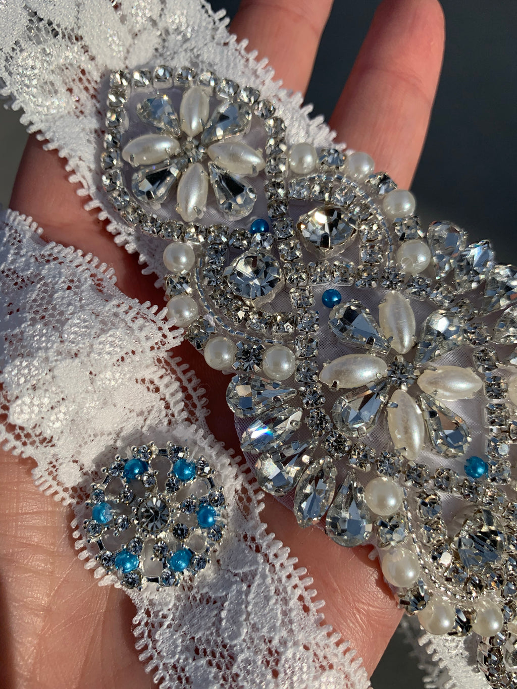 Garter V